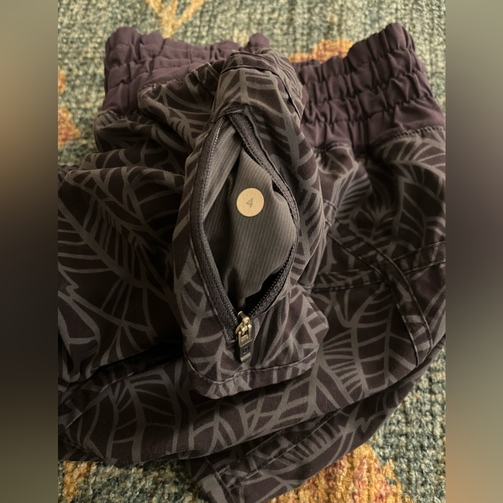 Lululemon Tracker Short II Pretty Palm Cadet Greyvy / Cadet Blue - Picture 7 of 7